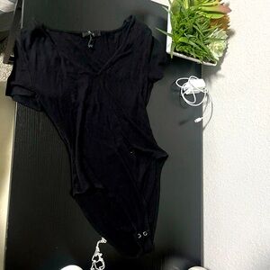 Black deep V-neck, bodysuit ribbing